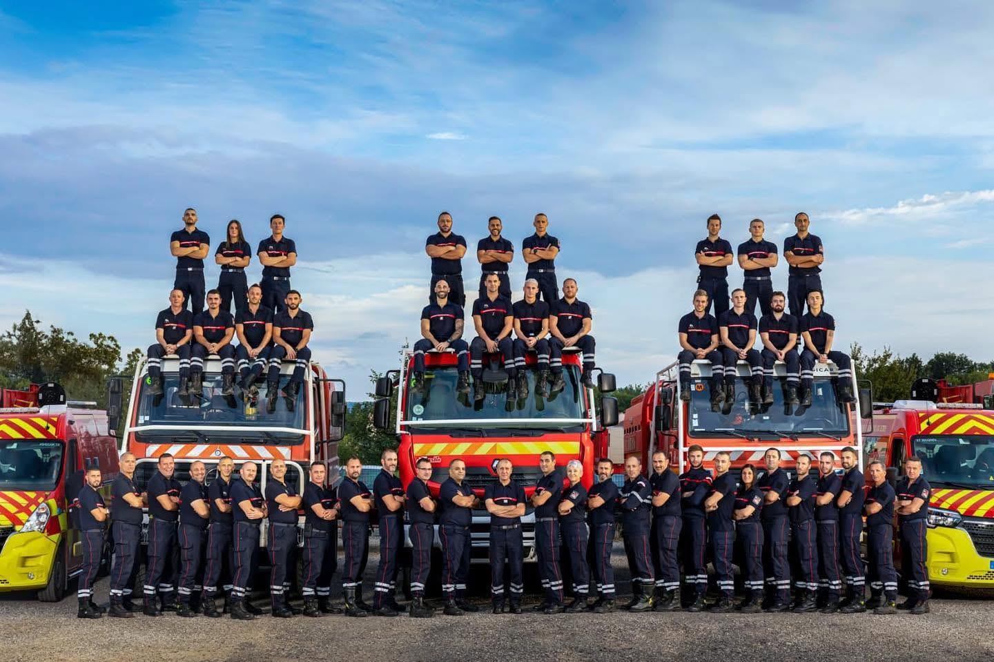 Photo de l'ensemble des pompiers de ST MAXIMIN